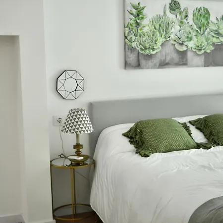Alfalfa Sweet Apartment Seville